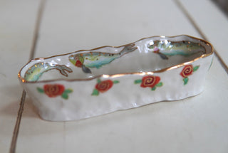 "Fish & Rosettes" 7 in Olive Dish