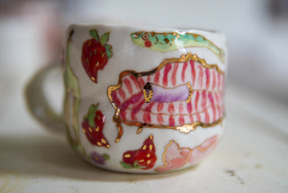 Hound with Garland 11oz Mug