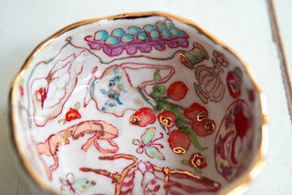 “White Kitty, Sleepy Train” Treasure Bowl