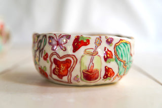 “White Kitty, Sleepy Train” Treasure Bowl