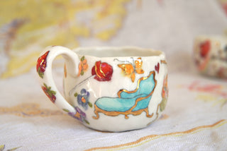 “Balloon & Turquoise Chaise” 7 oz Mug