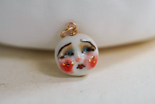 Moon Face Charm V 1.3 cm
