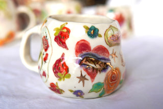 "Kitty on Blue Chair" 10 oz Mug