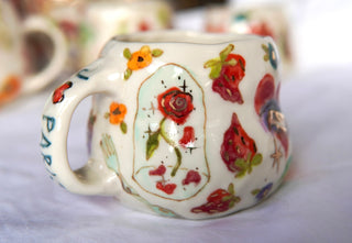 "Kitty on Blue Chair" 10 oz Mug