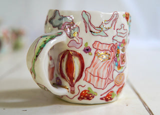 “Lady Goose with Purse” 18 oz Mug